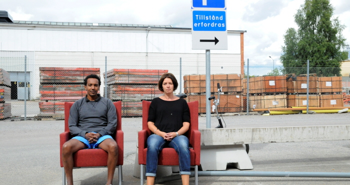 Scenkonst Sörmland, Grannlandet av Anders Duus med Måns Clausen och Ingela Schale Berghagen, foto Denise Ferreira